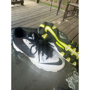Nike Fast Flex Shark Football Cleats White Black Youth Size 3Y  643161-001‎